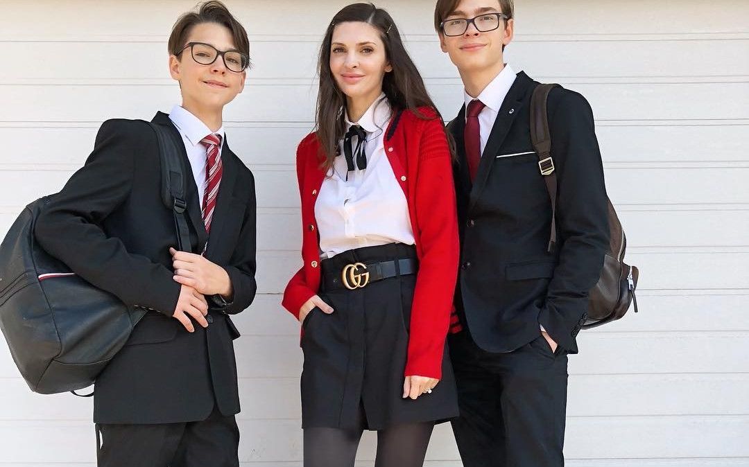 &bdquo;Pare mai degrabă colega lor de clasă&rdquo;. O mamă cu 7 copii are trăsături de fotomodel